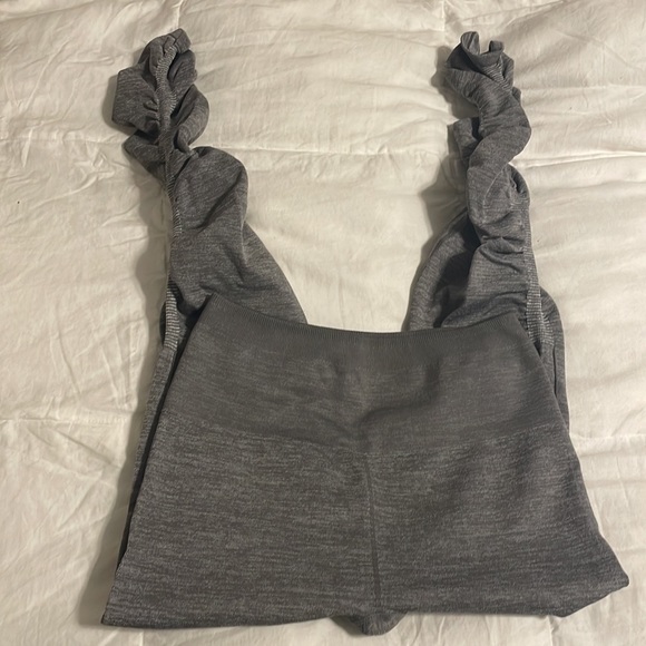 Fabletics - High Waisted Gray Seamless Leggings with ruched bottoms - XS - Picture 7 of 7
